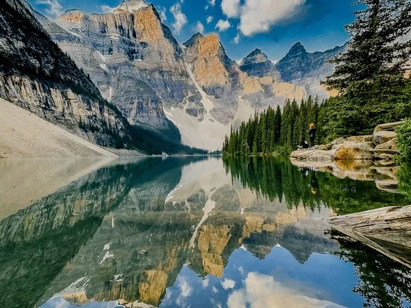 Piękne Jezioro Górach — Zdjęcie stockowe