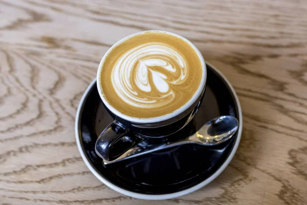 Tasse Heißen Kaffee Auf Holztisch — Stockfoto