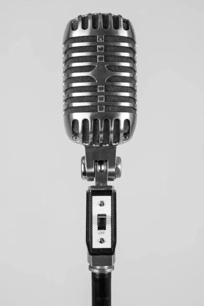 Vintage Mikrofon Izolované Bílém Pozadí — Stock fotografie