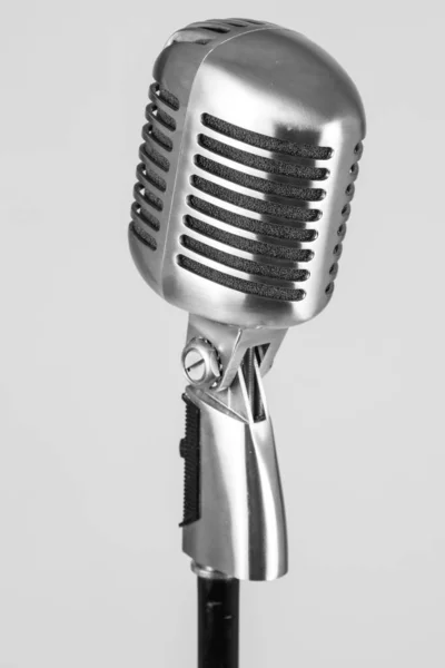 Vintage Mikrofon Bílém Pozadí — Stock fotografie