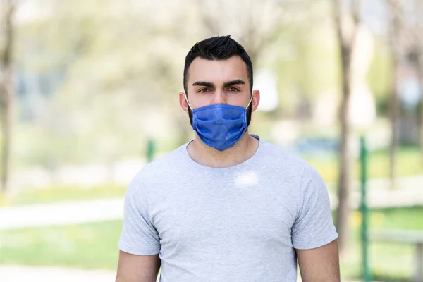 Portrait Physically Fit Young Man Posing Outdoors Wearing Protective Mask — Stock Photo, Image