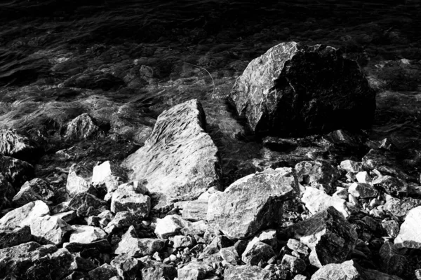 Photo Noir Blanc Une Rivière Montagne Rocheuse — Photo