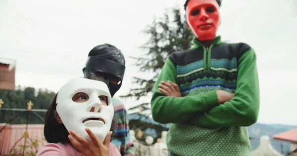 Children Face Masks Park — Fotografia de Stock