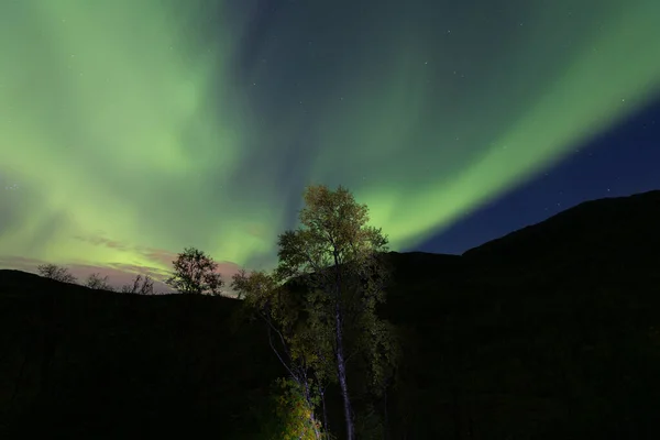 Noorderlicht Het Meer Bergen — Stockfoto