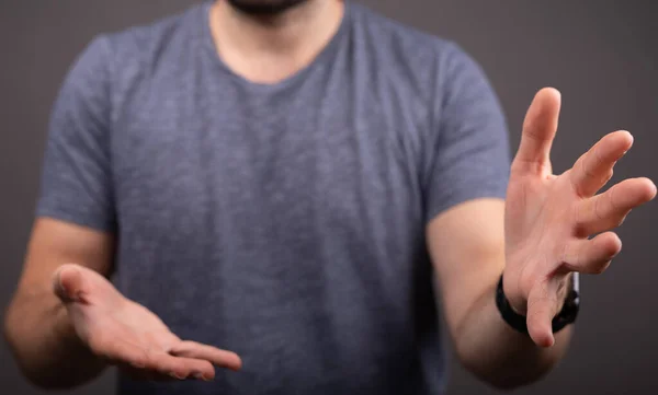 Männerhand Mit Geste Eines Kleinen Jungen — Stockfoto