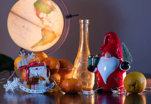 Рождественские Балы Украшения Деревянном Фоне — стоковое фото