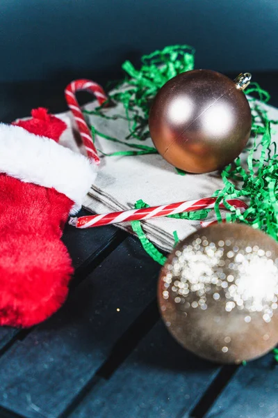 Sfondo Natale Con Abete Scatole Regalo Tavola Legno — Foto Stock