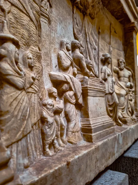 巴塞洛纳市的圣墓雕像 — 图库照片
