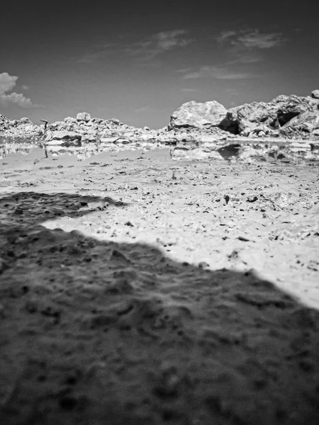 背後にある死海の島は — ストック写真