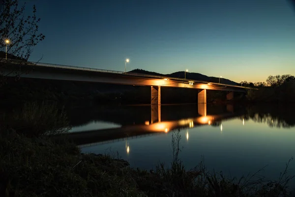 Прекрасний Захід Сонця Над Річкою — стокове фото