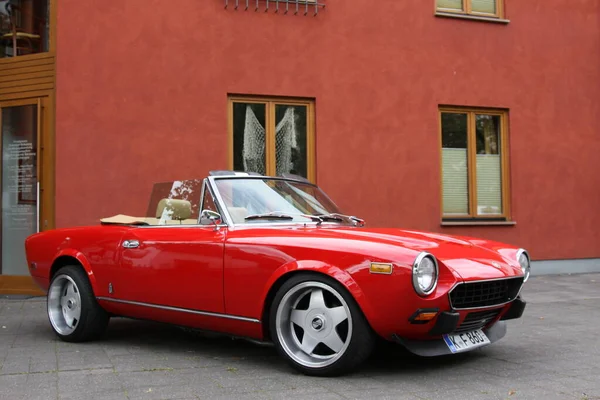 Red Vintage Car Street — Stock Photo, Image