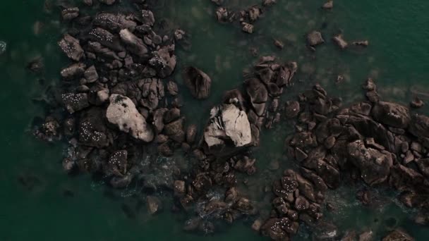 Imagens Aéreas Bela Costa Rochosa — Vídeo de Stock