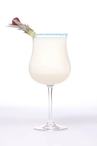 Ένα Ποτήρι Κοκτέιλ Πάγο Και Ζάχαρη Που Απομονώνονται Λευκό Φόντο — Φωτογραφία Αρχείου