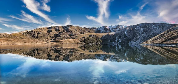 Hermoso Paisaje Del Lago Las Montañas —  Fotos de Stock