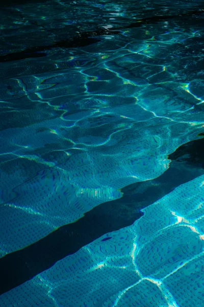 Piscina Con Reflejos Agua —  Fotos de Stock