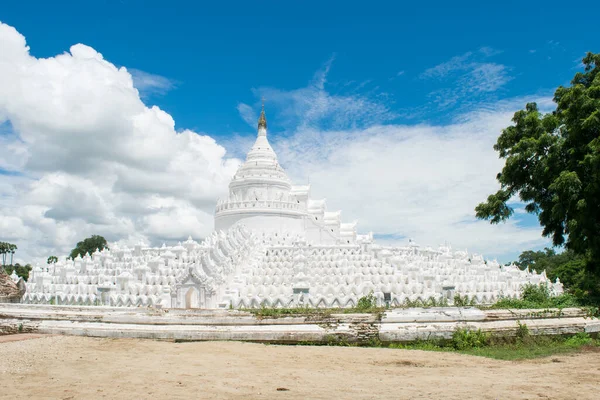 White Pagoda Park — Stock Photo, Image