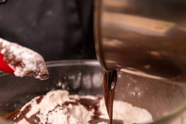 Blandning Choklad Med Smält Glasyr Och Socker — Stockfoto
