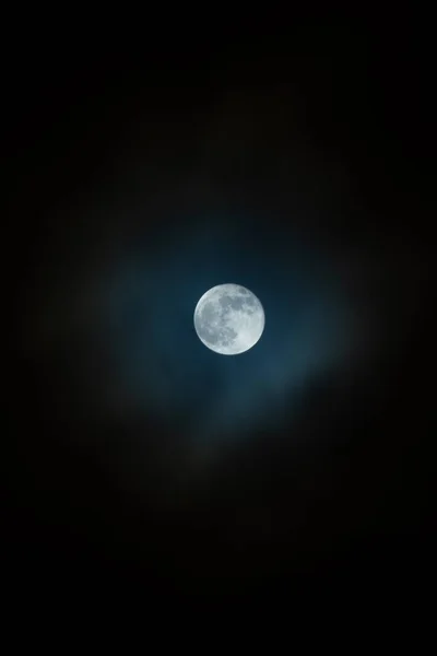 Pełnia Księżyca Nocnym Niebie — Zdjęcie stockowe