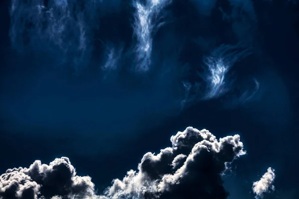 空の暗い嵐の雲 — ストック写真