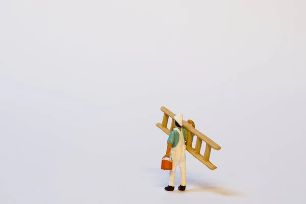 微型玩具工人 白色背景 — 图库照片