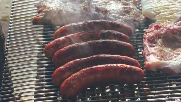 Barbecue Grill Met Vlees Groenten — Stockvideo