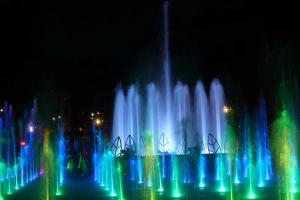 Hermosa Vista Nocturna Fuente Ciudad — Foto de Stock