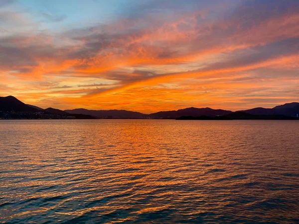 Όμορφο Ηλιοβασίλεμα Πάνω Από Θάλασσα — Φωτογραφία Αρχείου