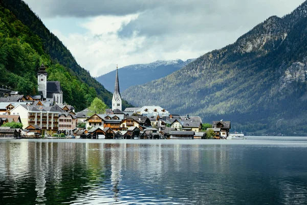 Hallstatt Austria Junio 2017 Vista Del Lago Los Alpes —  Fotos de Stock