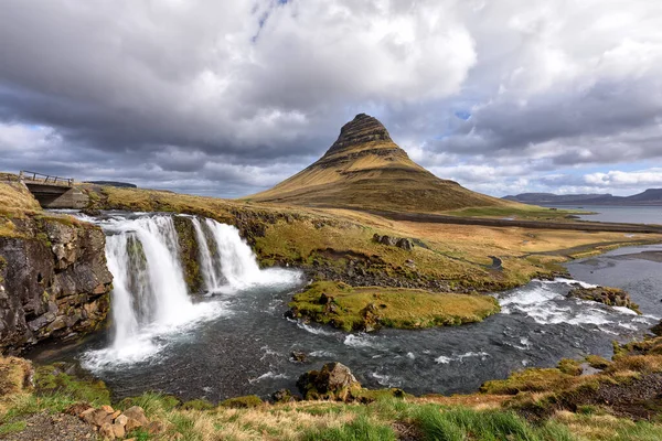 Iceland Paesaggio Ghiacciato Della Bellissima Cascata — Foto Stock