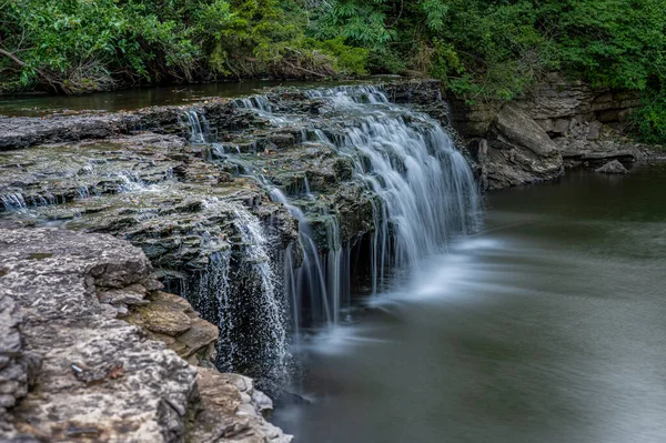 Cascata Nella Foresta — Foto Stock