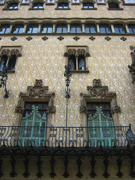 Фасад Старого Здания Городе Барселона — стоковое фото