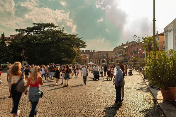 Verona Itálie Listopad 2020 Širokoúhlý Pohled Podprsenku Piazza Veroně Itálii — Stock fotografie