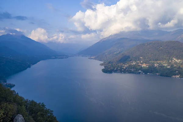 Panorama Delle Montagne Con Lago — Foto Stock