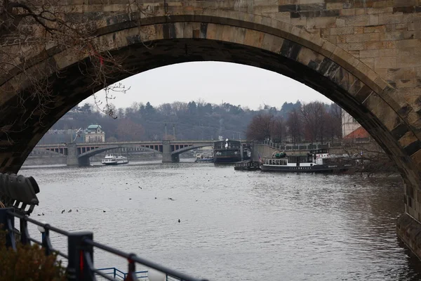 Мост Через Реку Городе Париже — стоковое фото