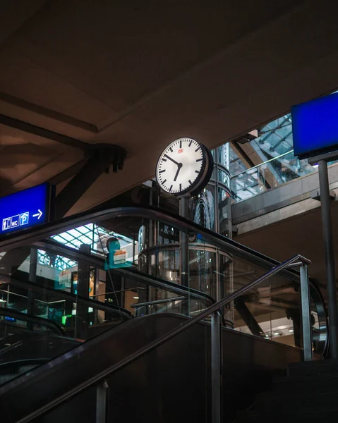 Intérieur Aéroport — Photo