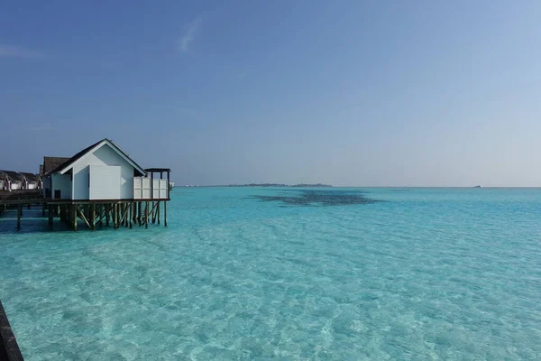 Belle Plage Avec Ciel Bleu — Photo