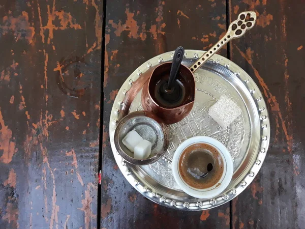 Türkischer Kaffee Einer Tasse Auf Einem Hölzernen Hintergrund — Stockfoto