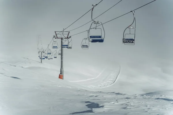 Skilift Sneeuw — Stockfoto
