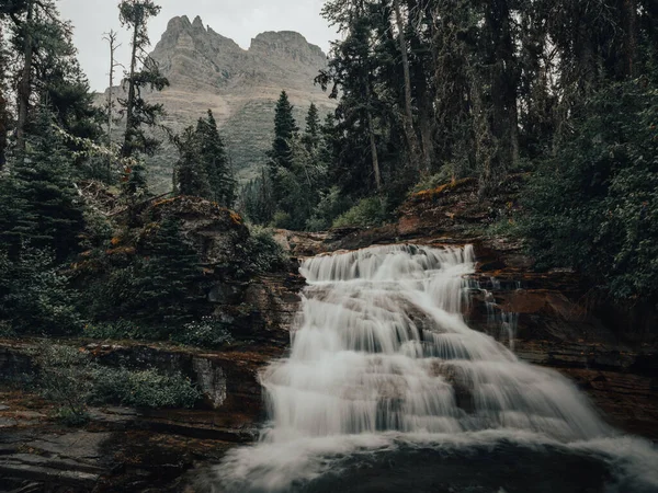 Belle Cascade Dans Forêt — Photo