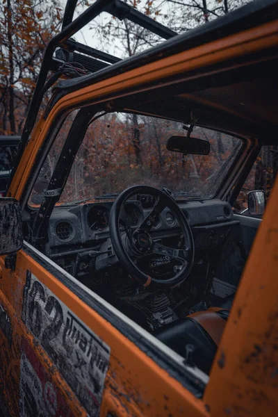 Şehirdeki Eski Araba — Stok fotoğraf