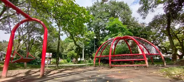 Parco Giochi Bambini Nel Parco — Foto Stock