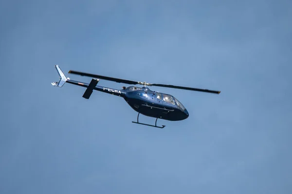 Terni Italien April 2021 Privater Halbblauer Fliegender Hubschrauber — Stockfoto