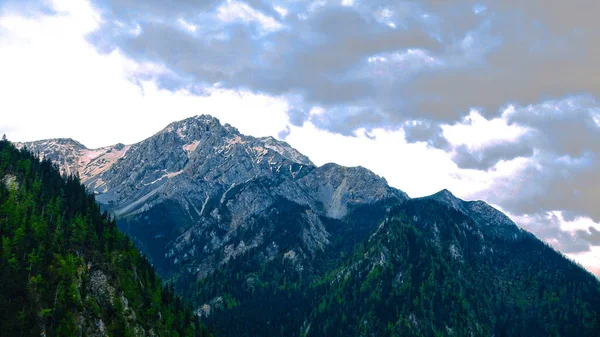 Prachtig Landschap Met Bergen Wolken — Stockfoto