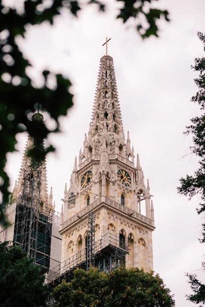Kaunis Arkkitehtoninen Yksityiskohta Katedraalin — kuvapankkivalokuva