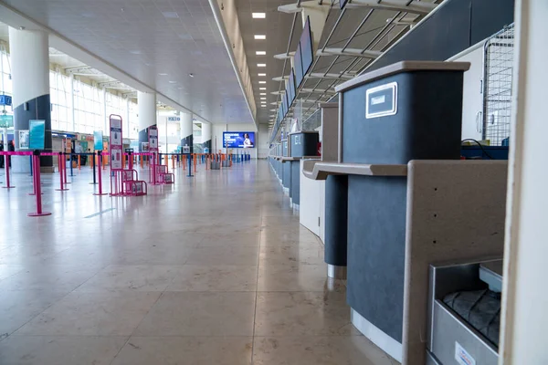 Modern Bir Havaalanının Içinde — Stok fotoğraf