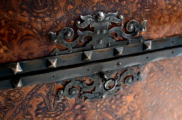 Staré Dřevěné Dveře Klikou — Stock fotografie