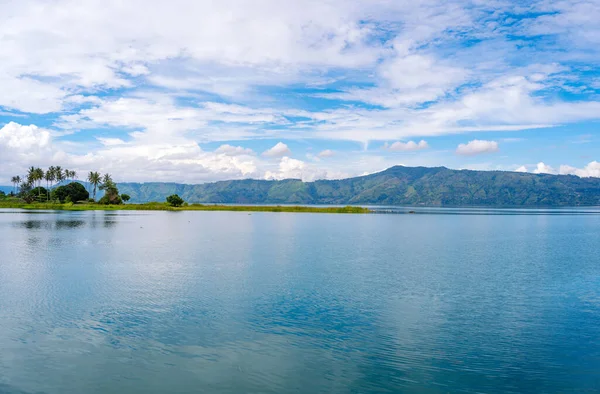 아름다운 호수와 덕들의 — 스톡 사진