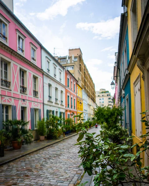 Μια Όμορφη Φωτογραφία Των Πολύχρωμων Δρόμων Του Παρισιού — Φωτογραφία Αρχείου
