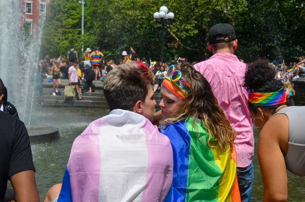 New York United States Jun 2021 Couple Covered Colorful Flags — Stockfoto