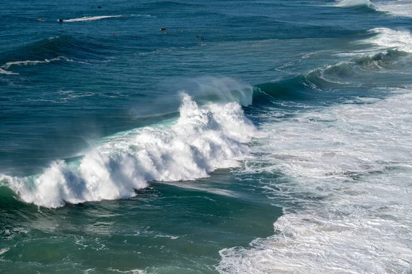 Uma Bela Imagem Das Ondas Oceano Atlântico Perto Nazare Portugal — Fotografia de Stock